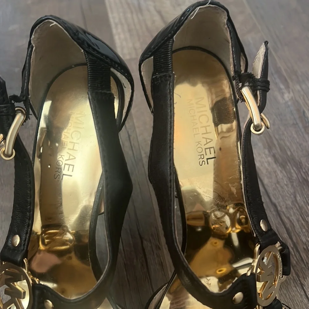 Michael Kors Chic Heels - Picture 8 of 9